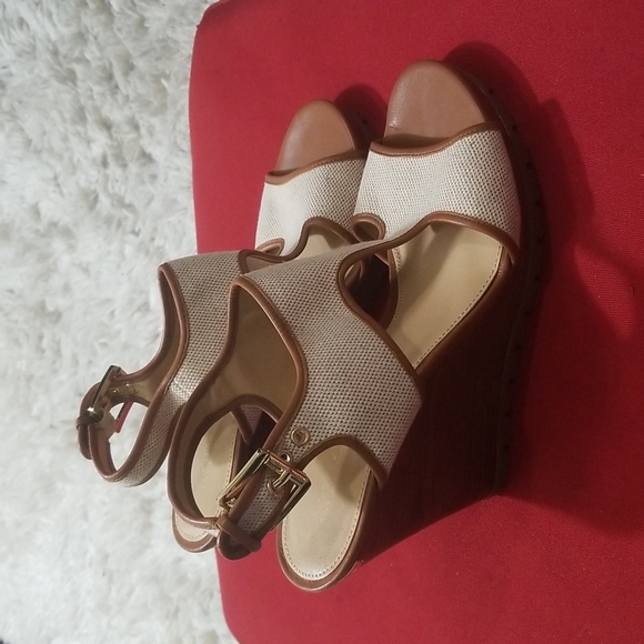 MICHAEL KORS WEDGE SANDALS - Picture 3 of 10